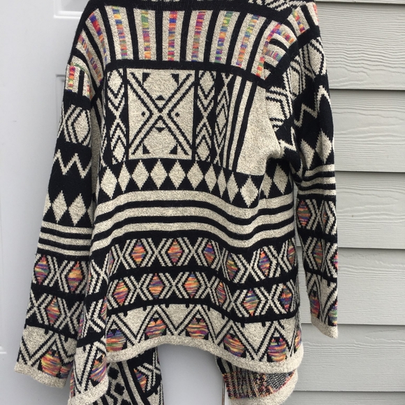 Sweater - Picture 4 of 4